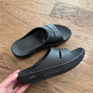OOFOS Women's Black Slide Sandals